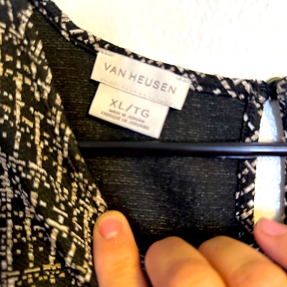 New blouse. - Picture 2 of 4